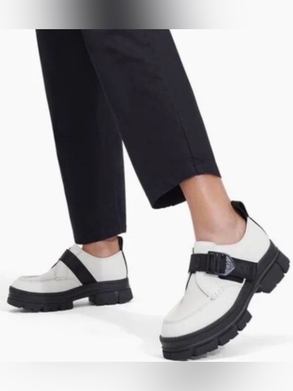 UGG Ashton Loafer White Black Chunky Lug Shoes Size 7.5